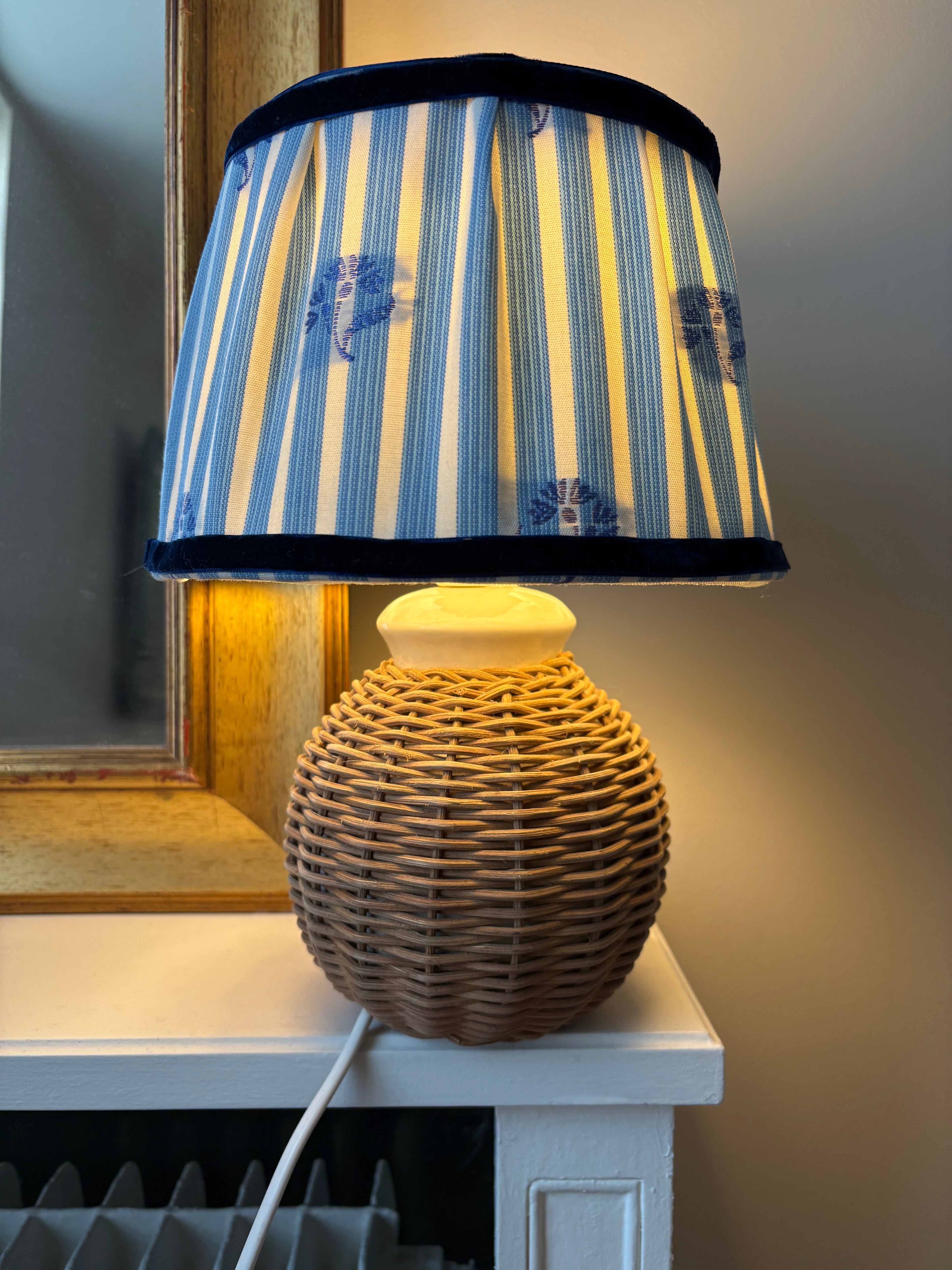 Lampe chevet rotin/abat-jour plissé