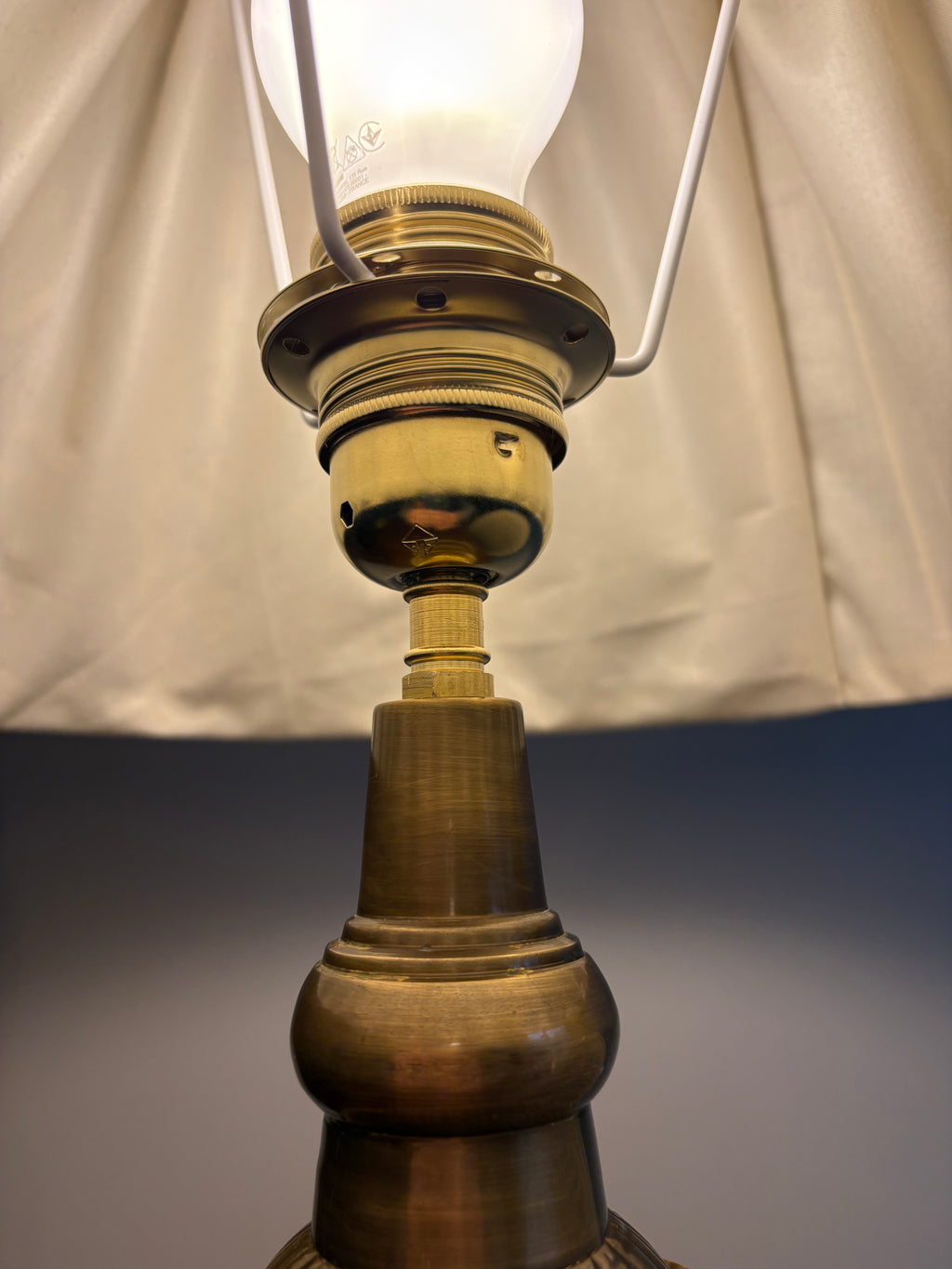 Lampe en laiton patiné & abat-jour confectionné main