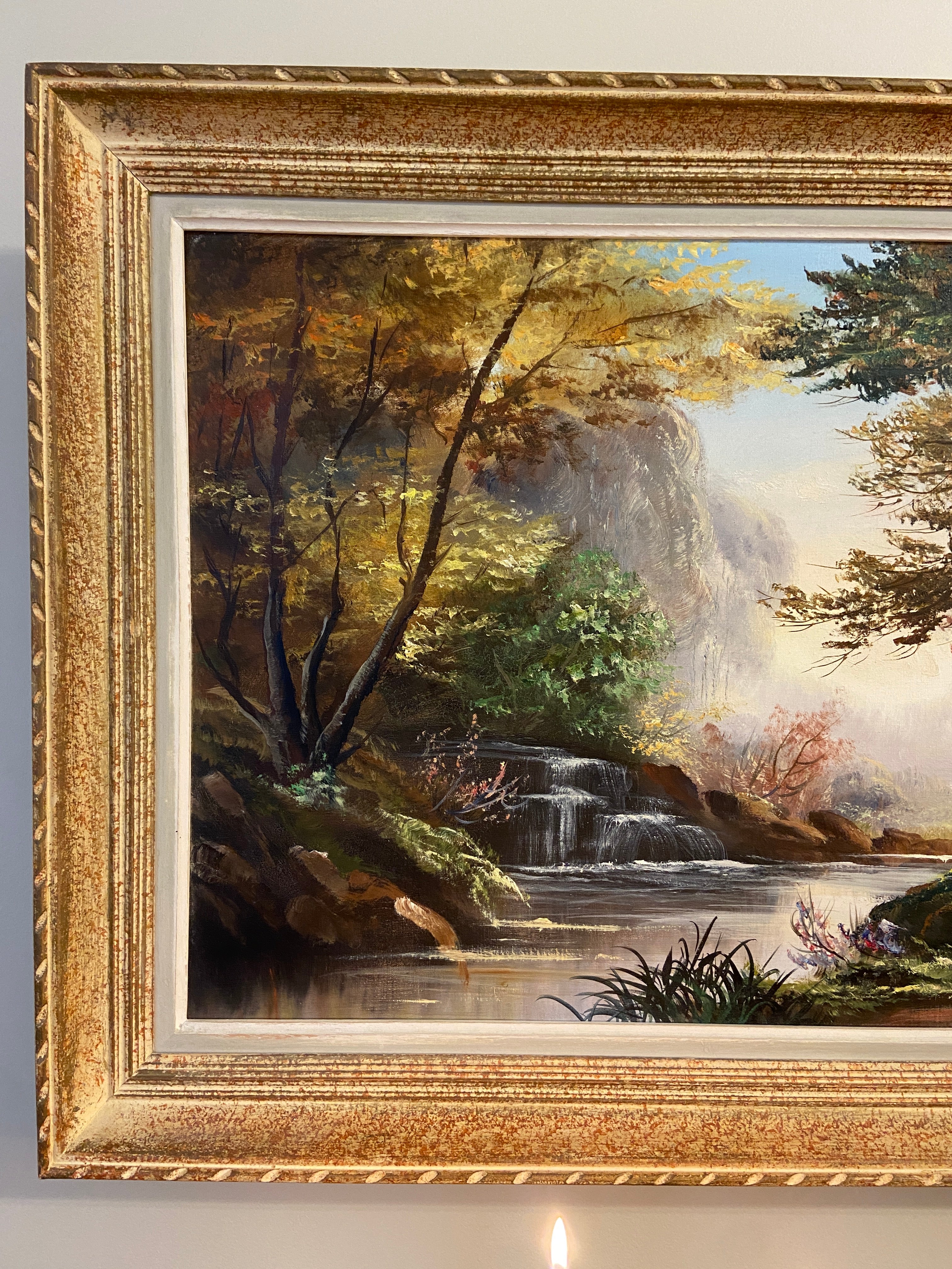 Grand tableau ancien “Sous-bois aux cerfs” — huile sur toile, cadre bois