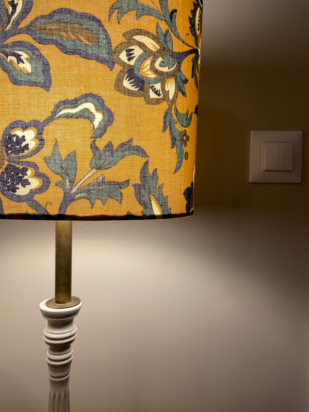 Lampe bois et son abat-jour