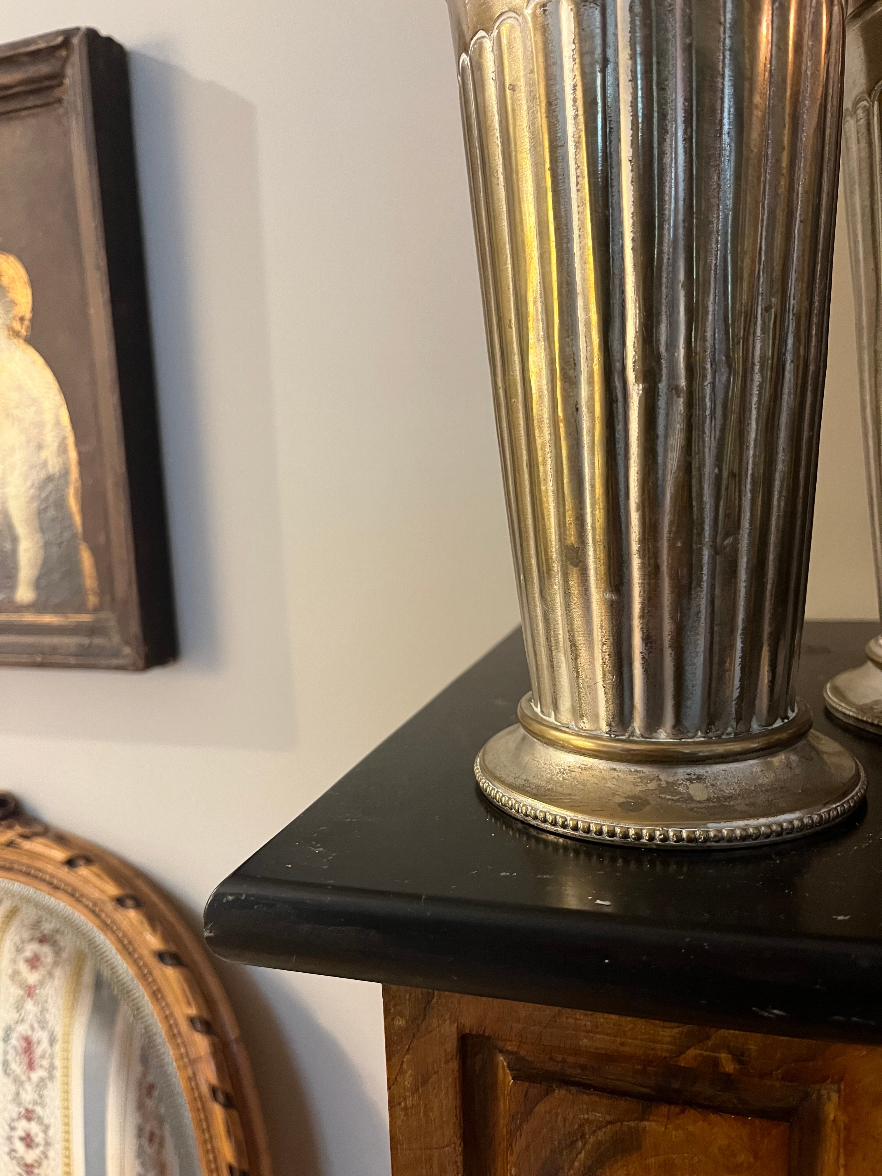 Paire de vases anciens laiton