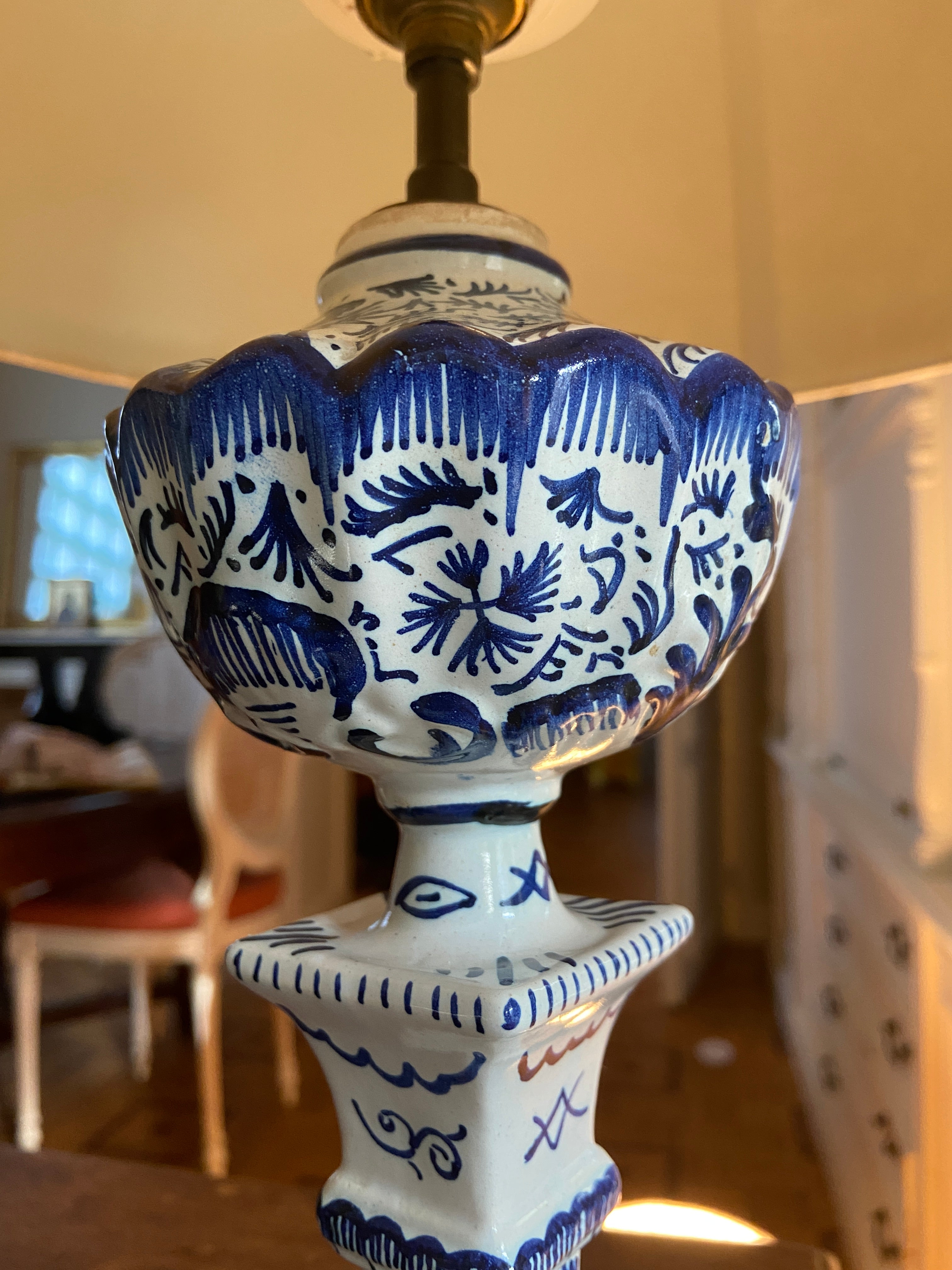 Lampe ancienne peinte à la main