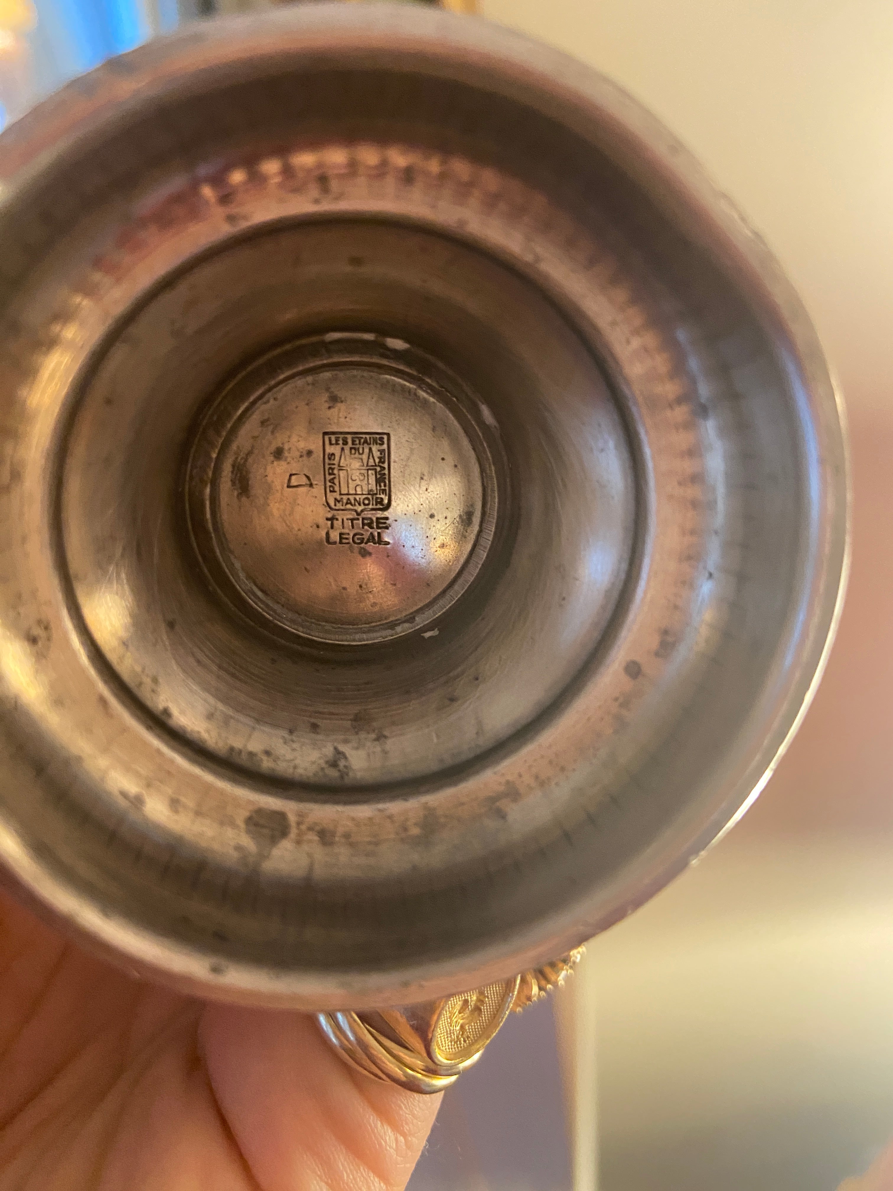 Timbale en étain ancienne