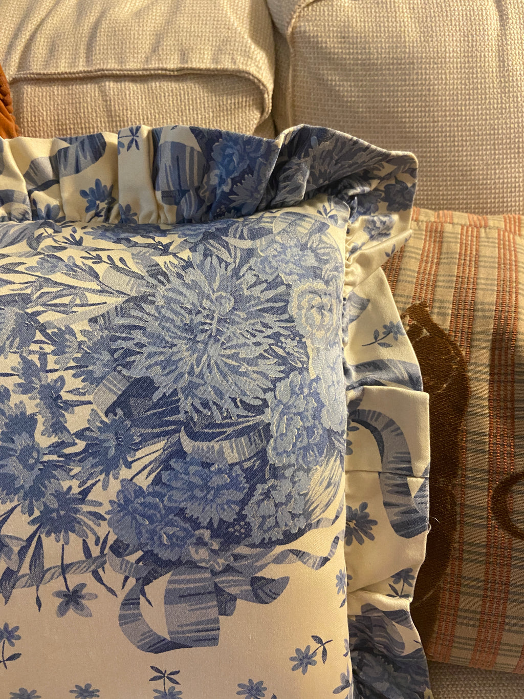 Housse de coussin vintage – 45 x 45 cm – motif floral bleu et blanc