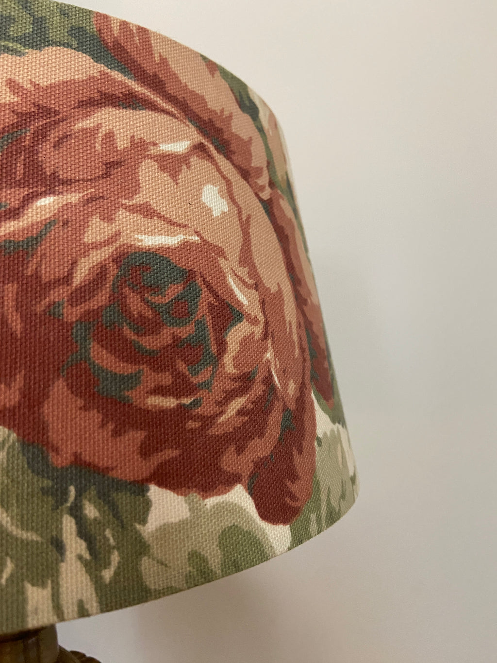 Lampe laiton et son abat-jour fleuri