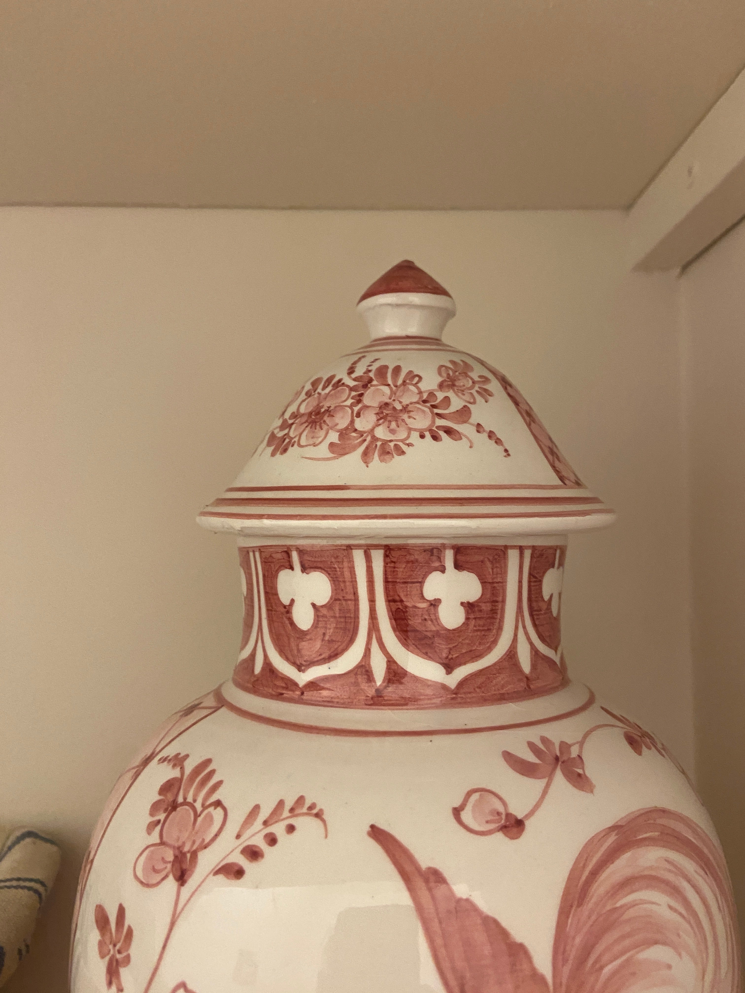 Urne peinte à la main