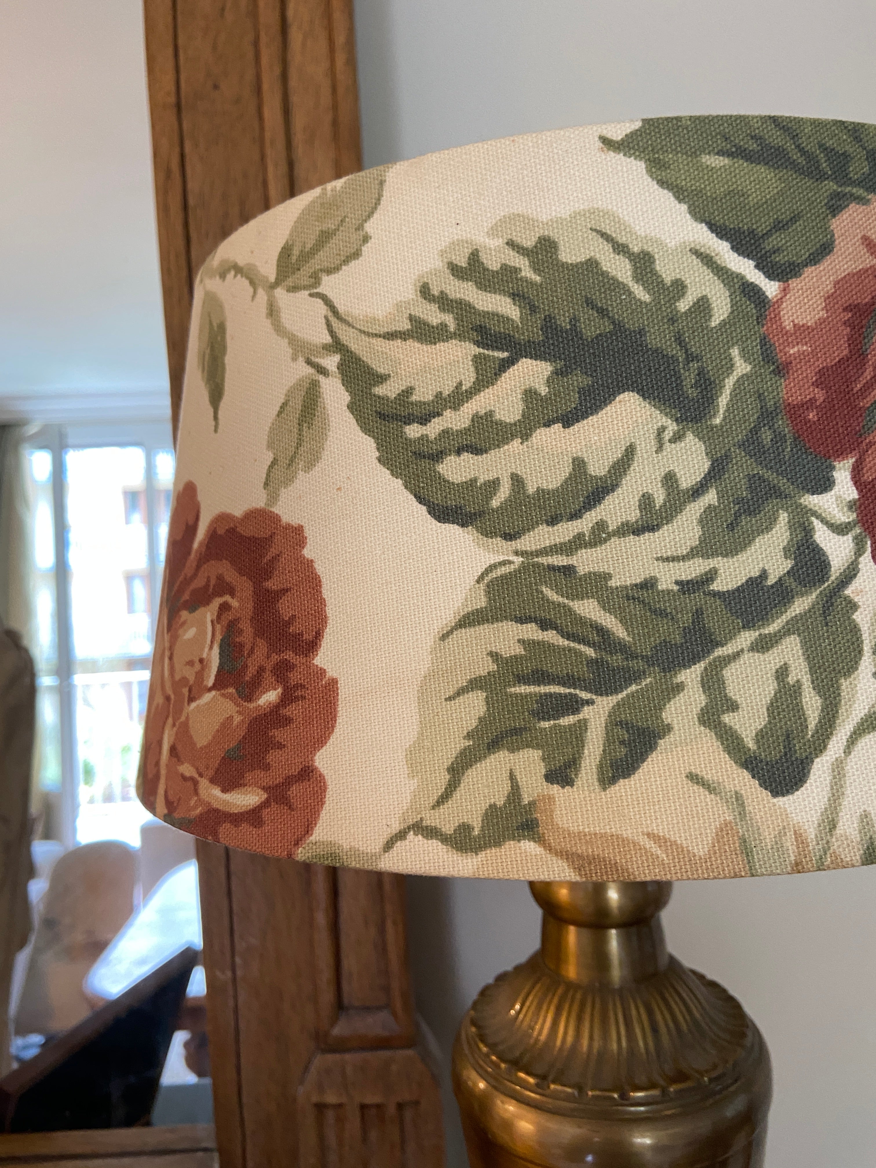 Lampe laiton et son abat-jour fleuri