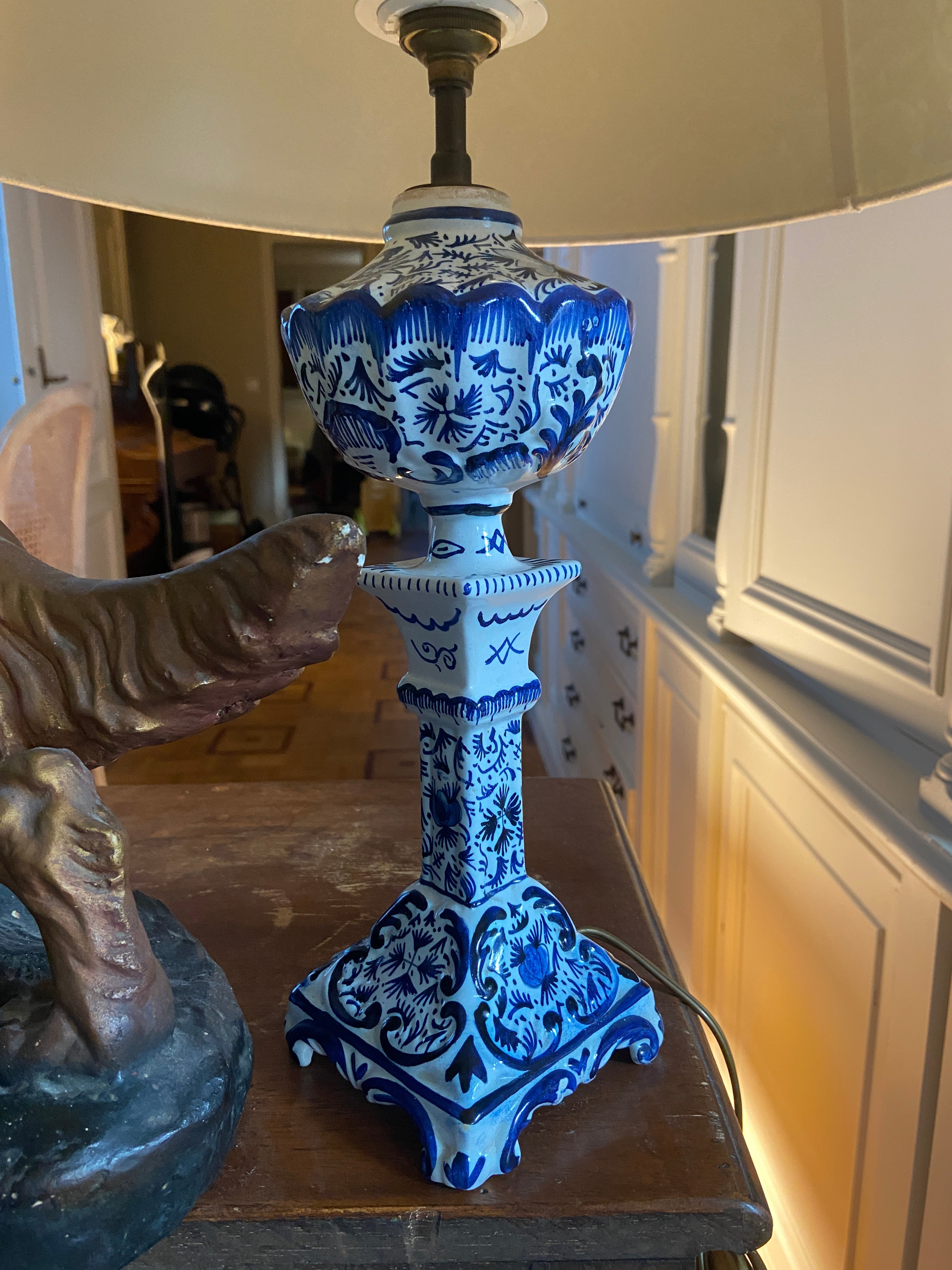 Lampe ancienne peinte à la main