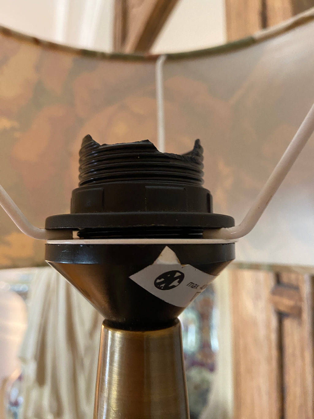 Lampe laiton et son abat-jour fleuri