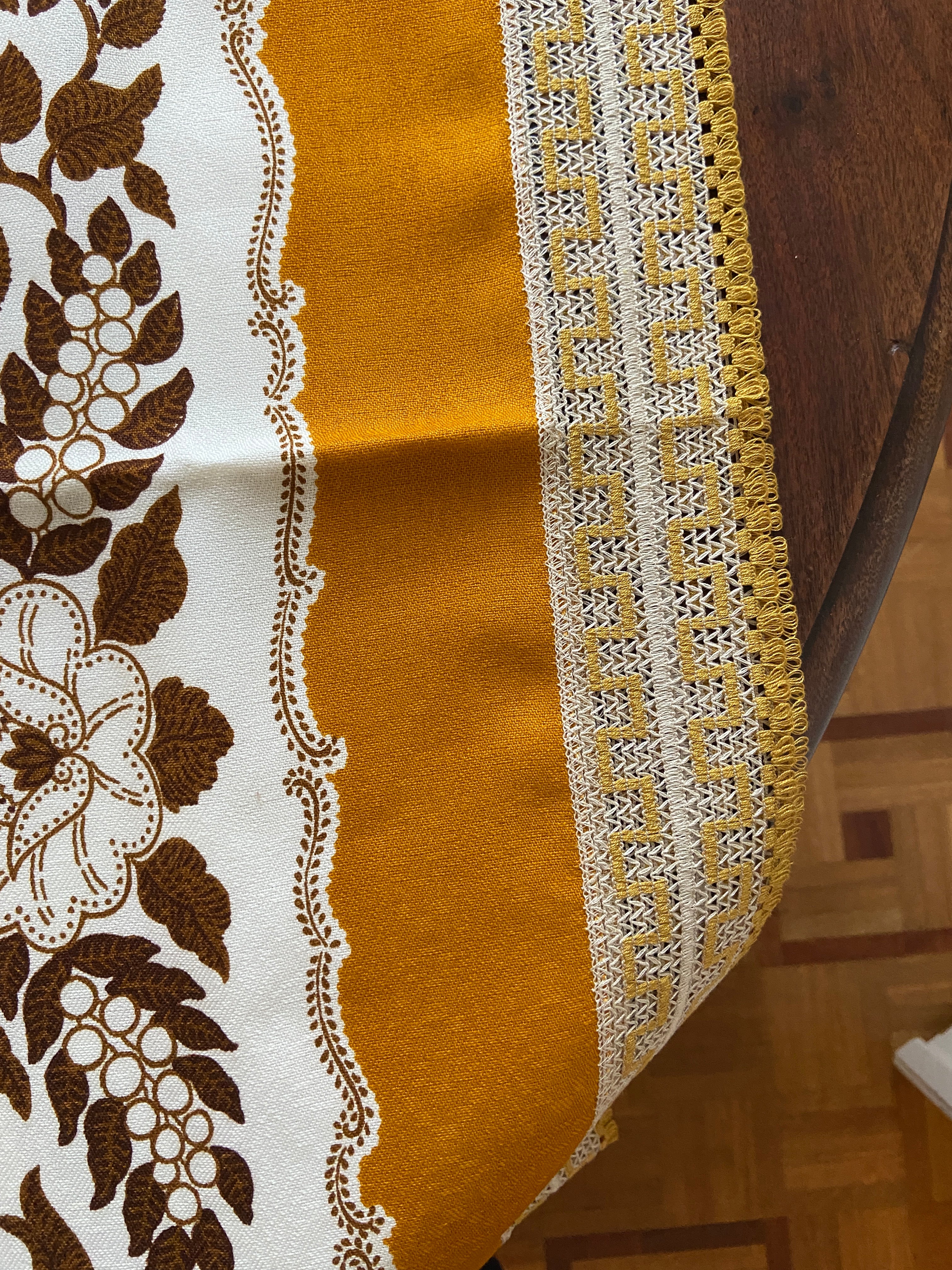 Nappe ancienne aux tons d’automne