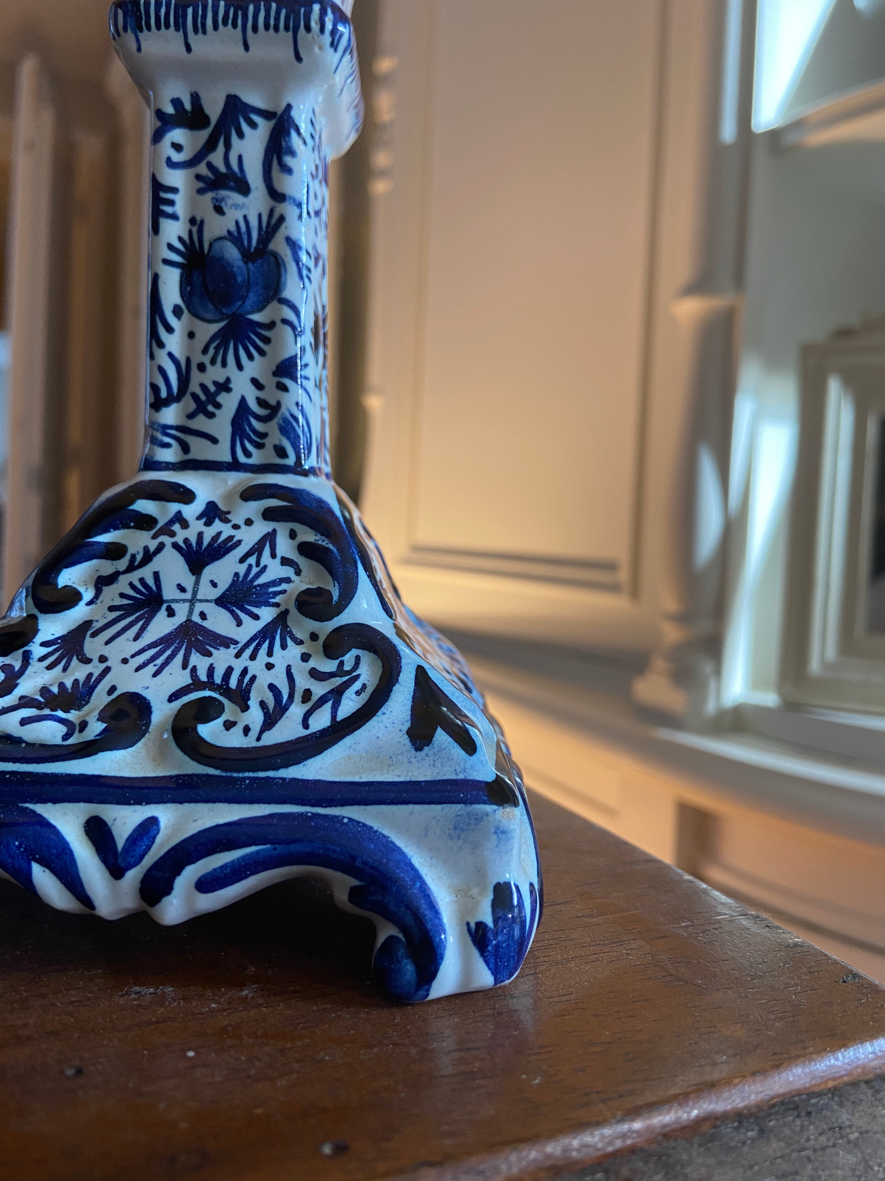 Lampe ancienne peinte à la main