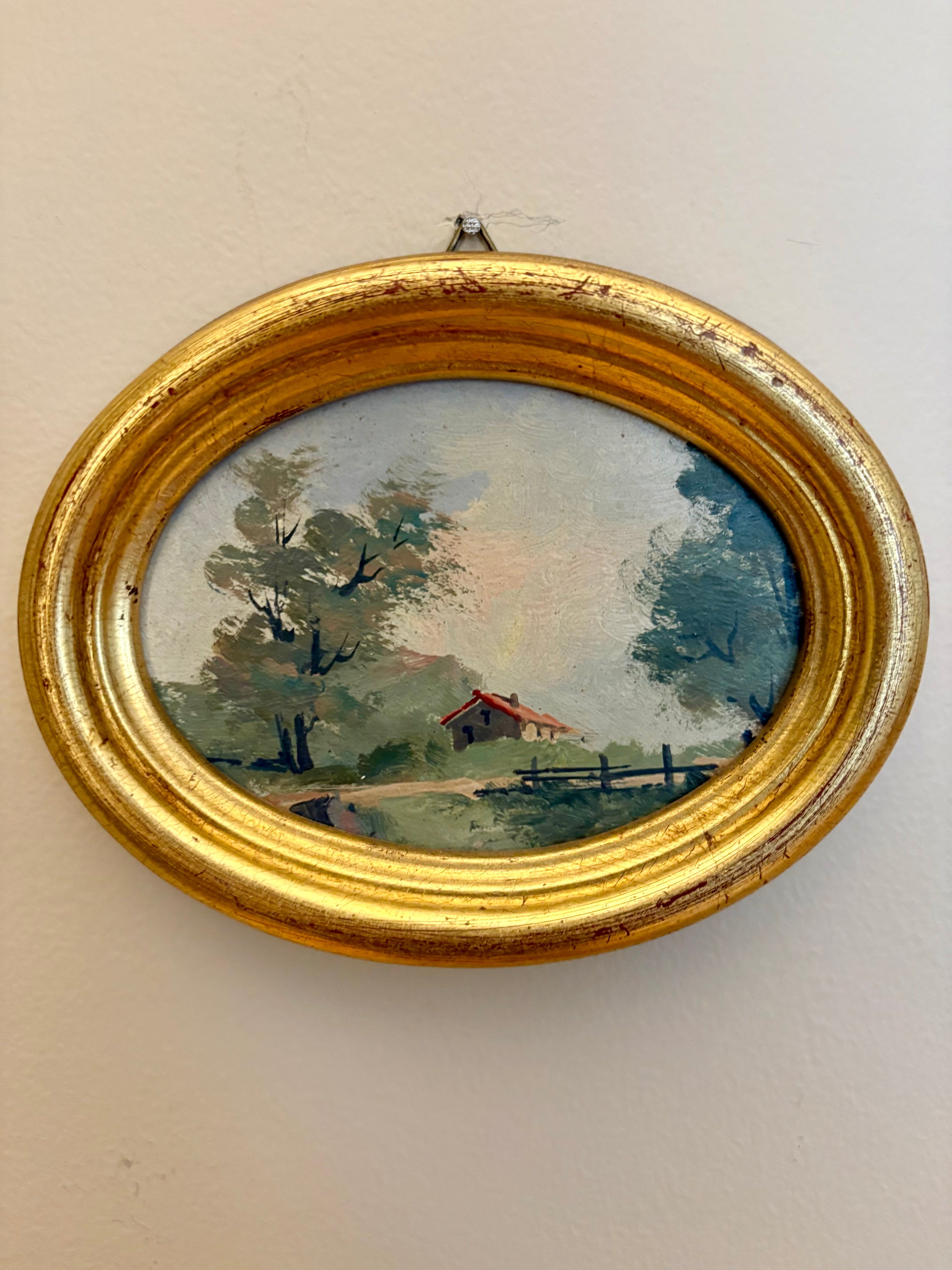 Petit paysage ancien – Huile sur panneau, cadre ovale doré