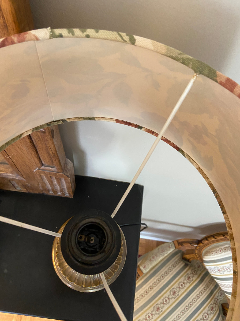 Lampe laiton et son abat-jour fleuri