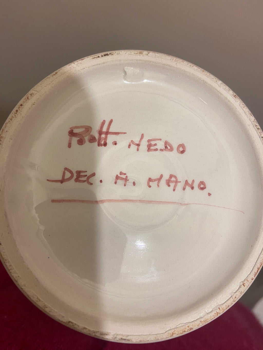 Urne peinte à la main