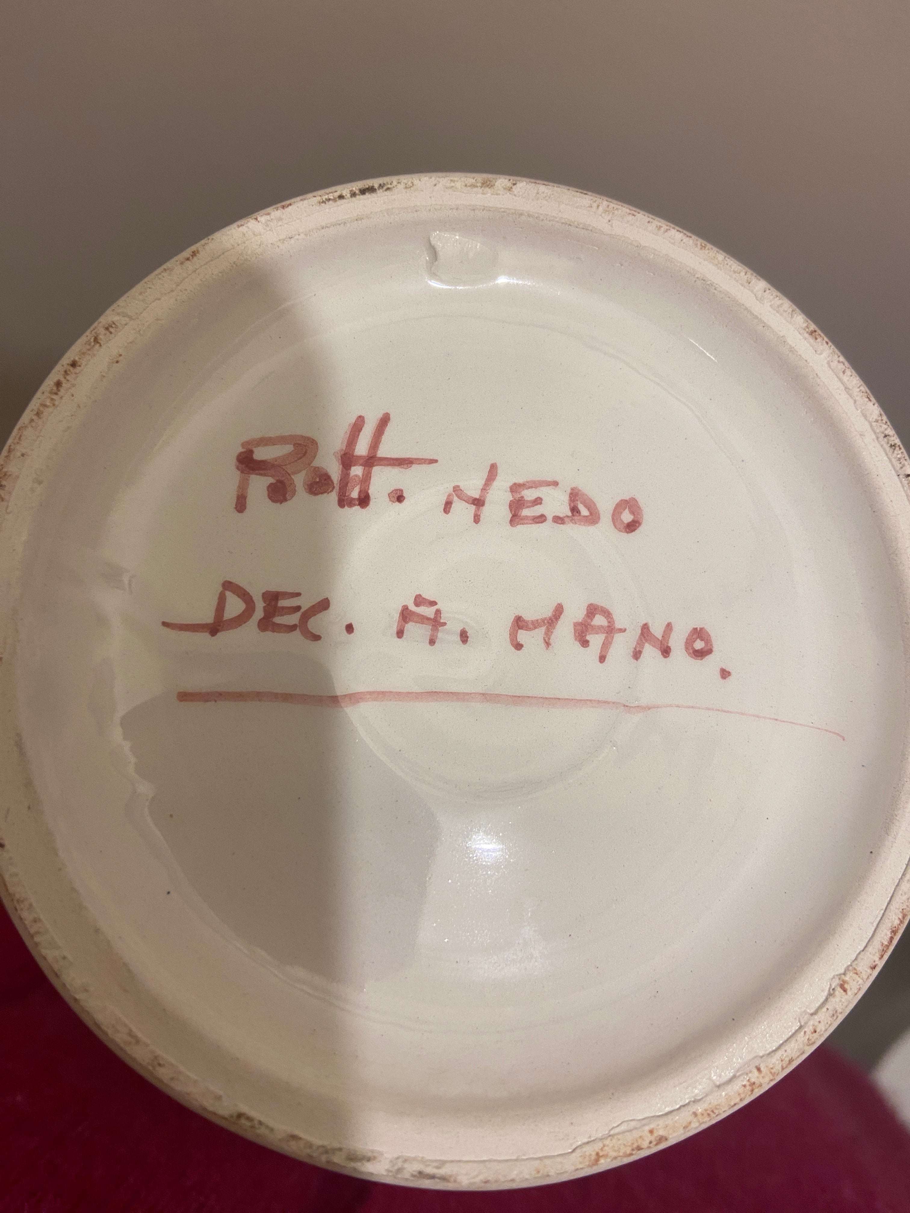 Urne peinte à la main