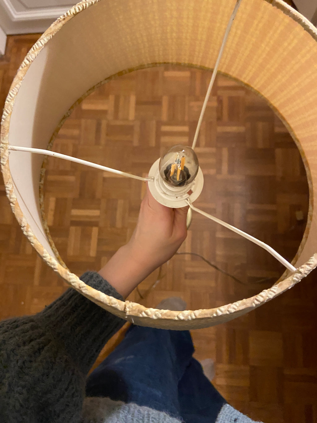 Lampe ancien bougeoir et son abat-jour petit carreaux