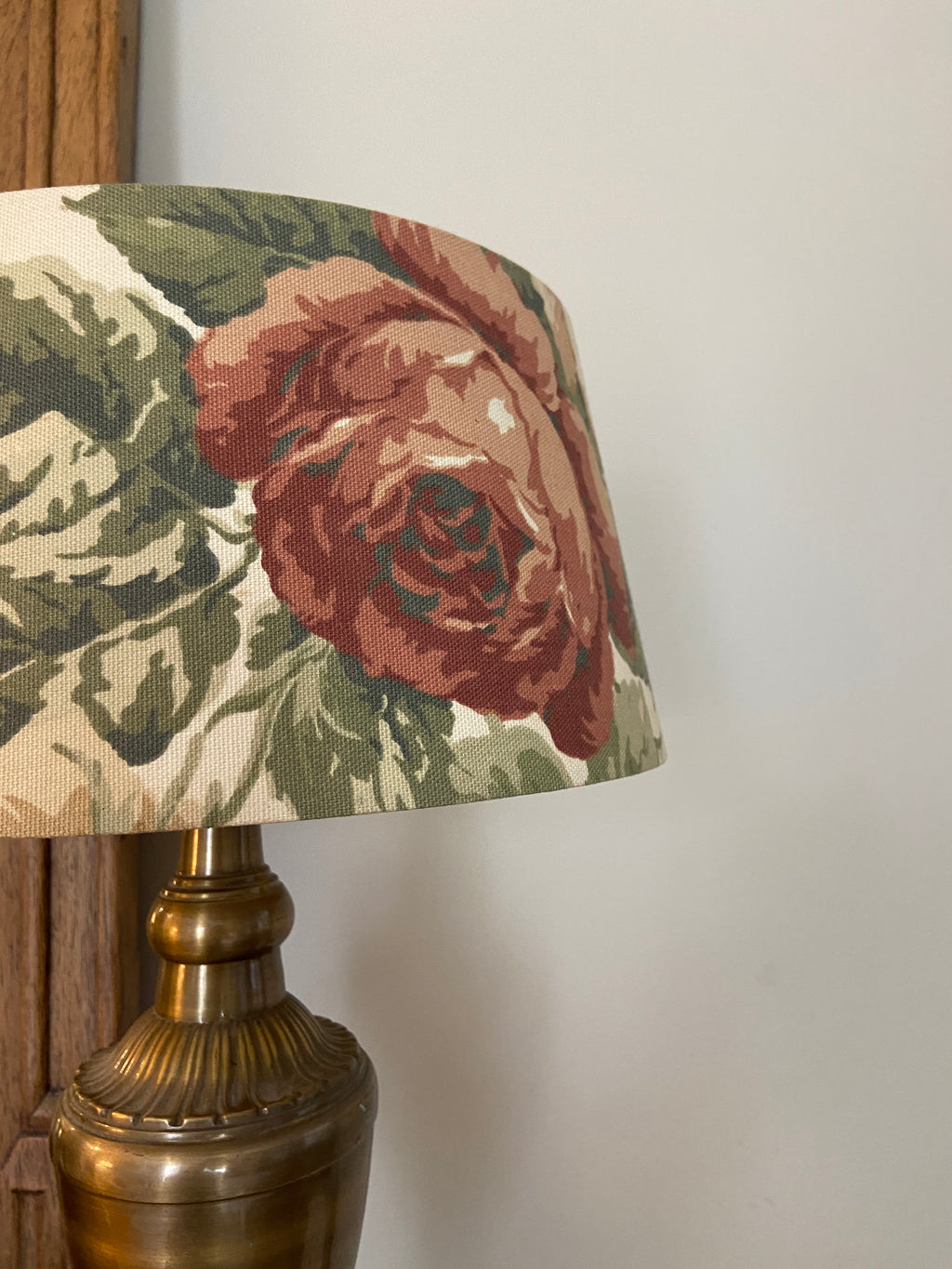 Lampe laiton et son abat-jour fleuri