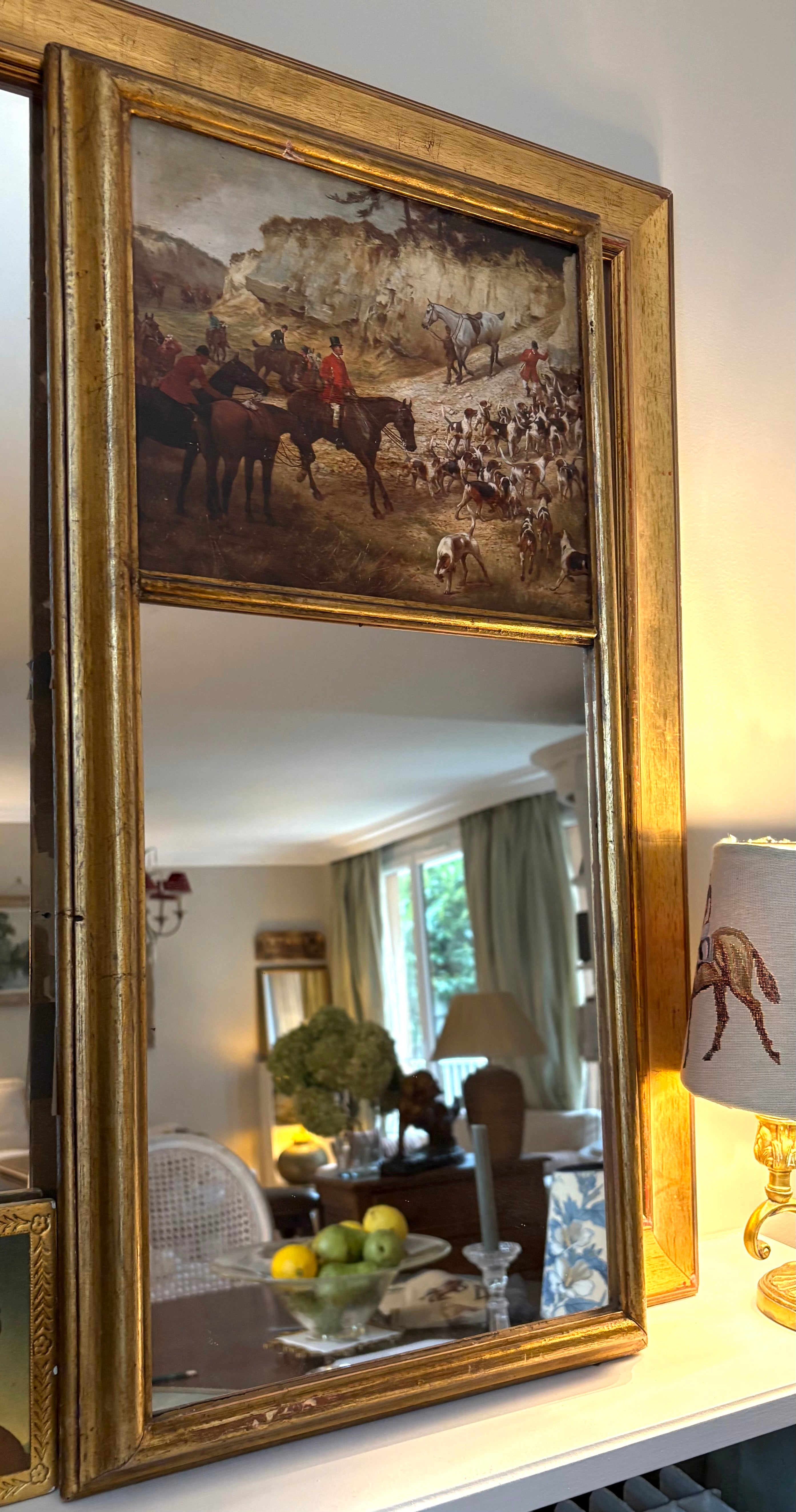 Trumeau ancien en bois doré – Scène de chasse