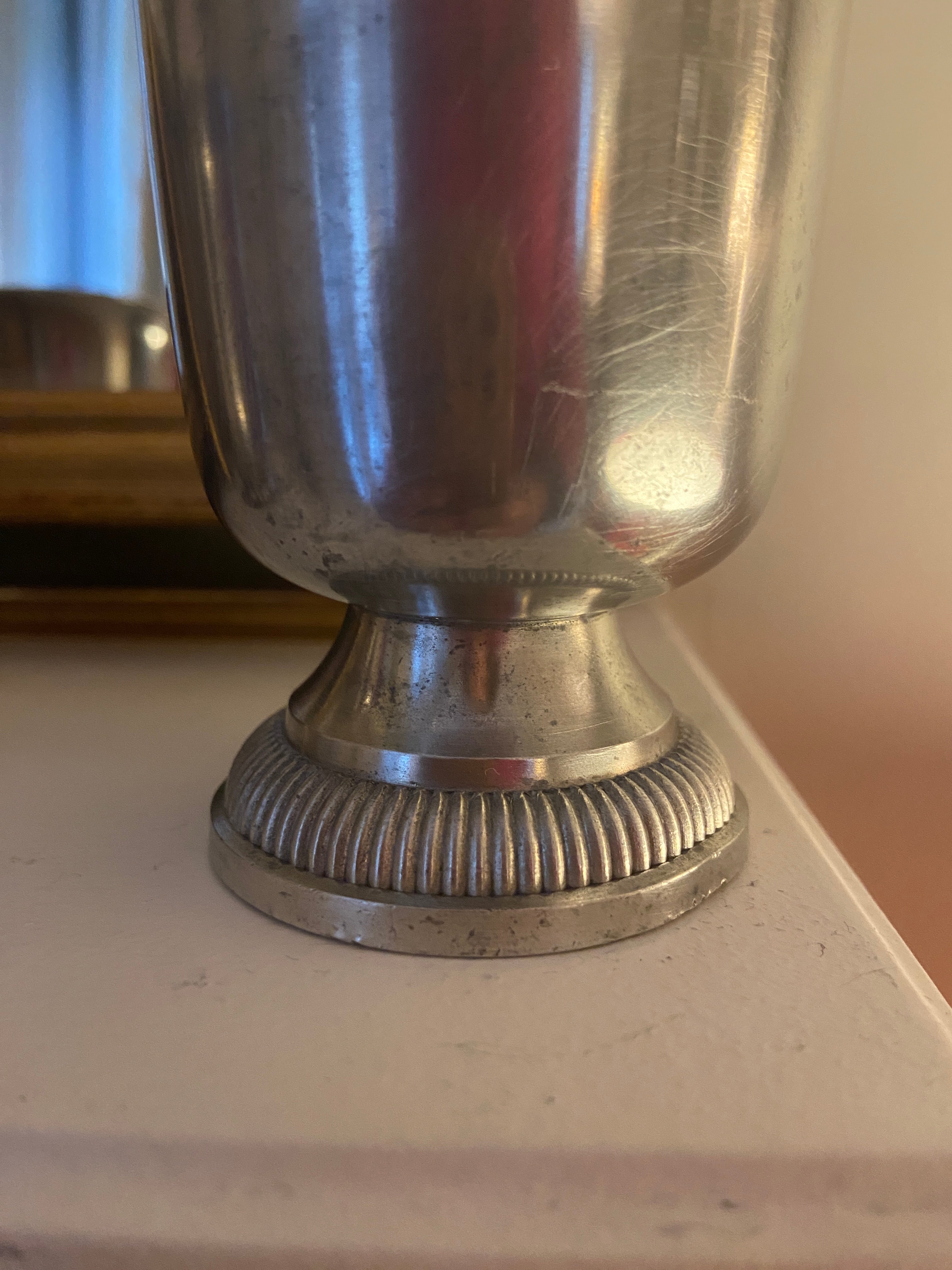 Timbale en étain ancienne