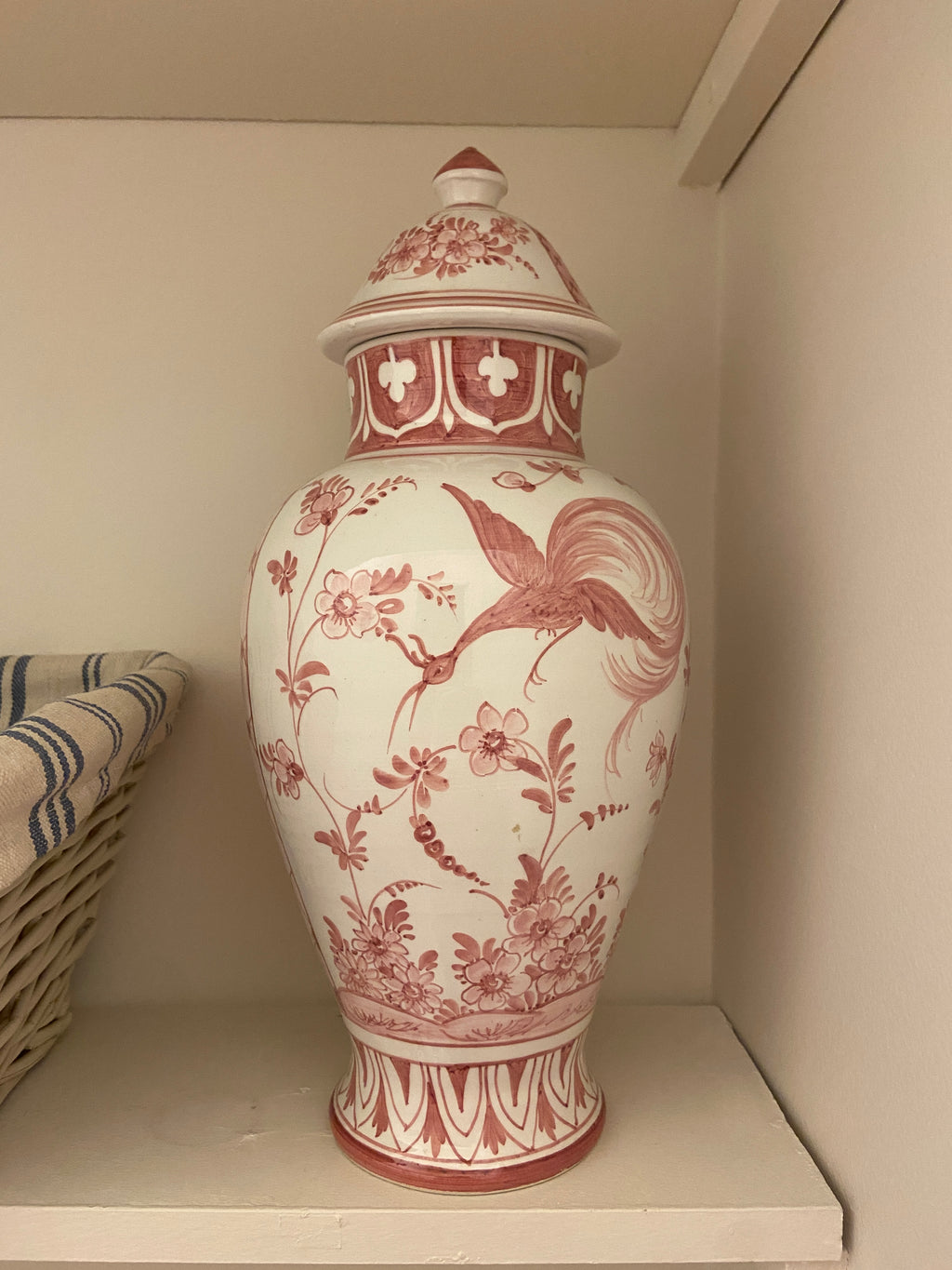 Urne peinte à la main