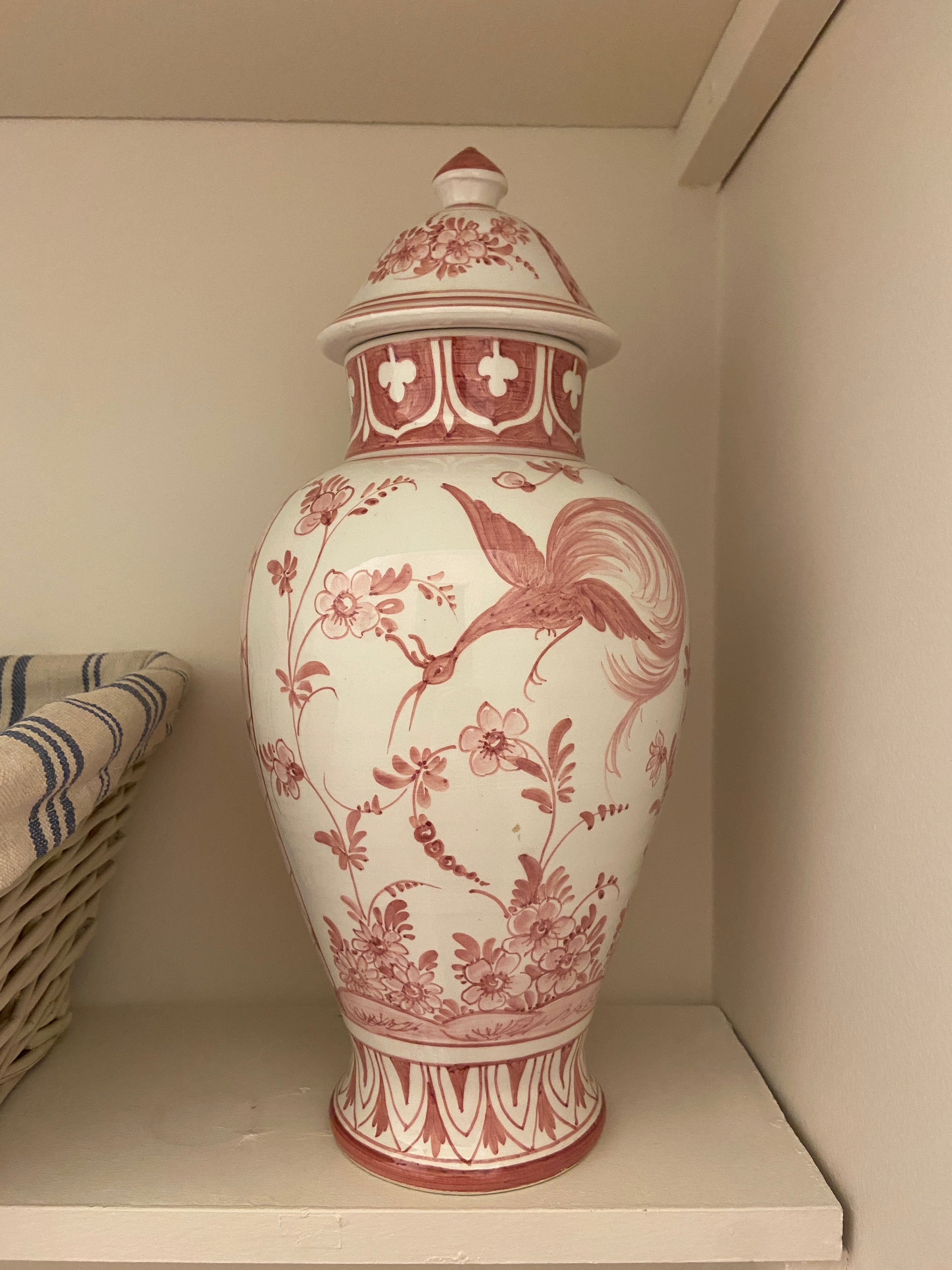 Urne peinte à la main