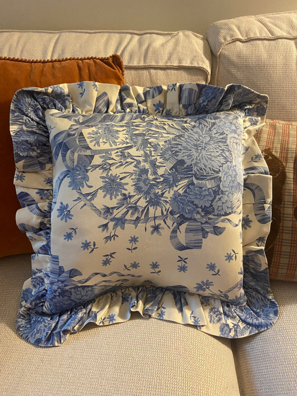 Housse de coussin vintage – 45 x 45 cm – motif floral bleu et blanc