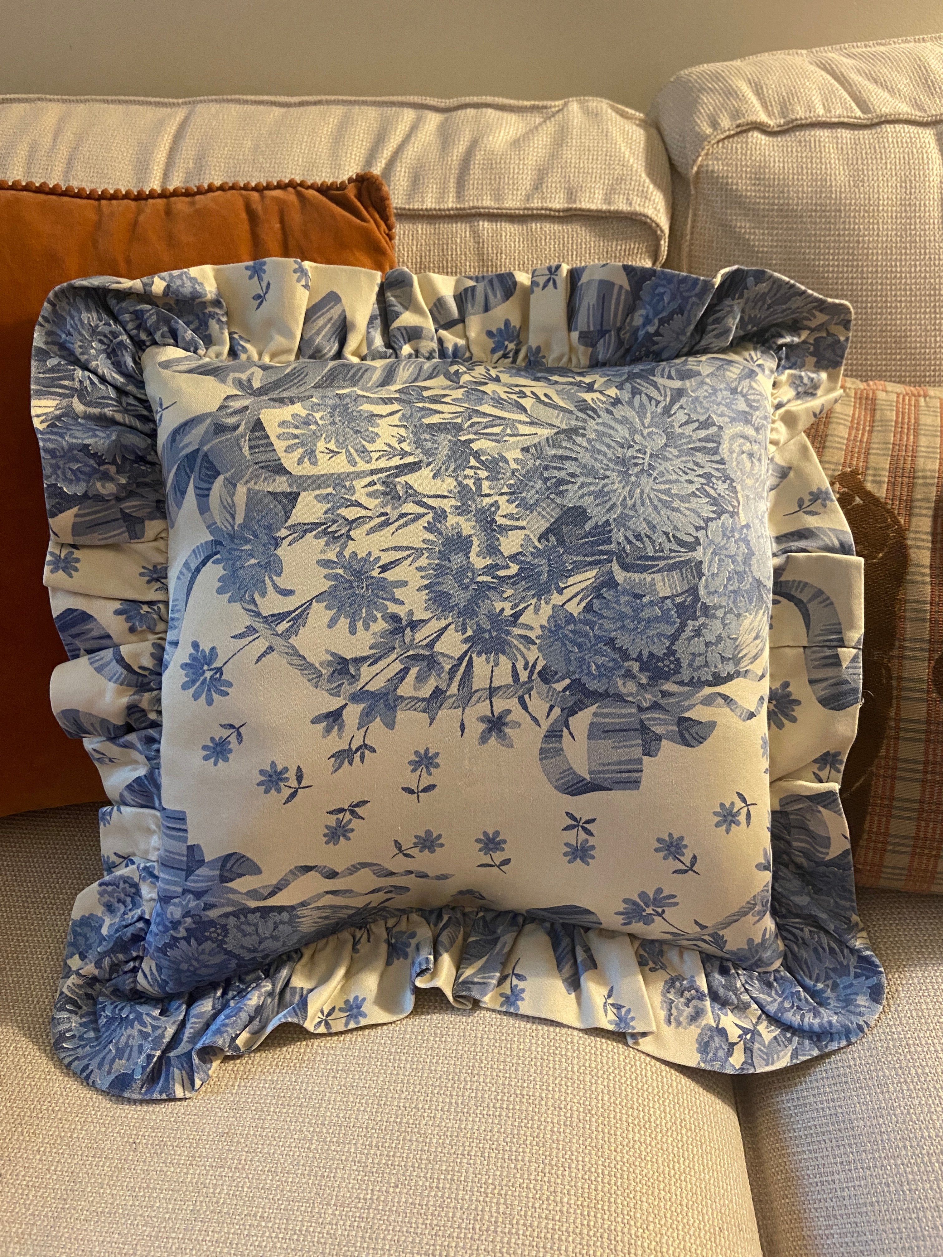 Housse de coussin vintage – 45 x 45 cm – motif floral bleu et blanc