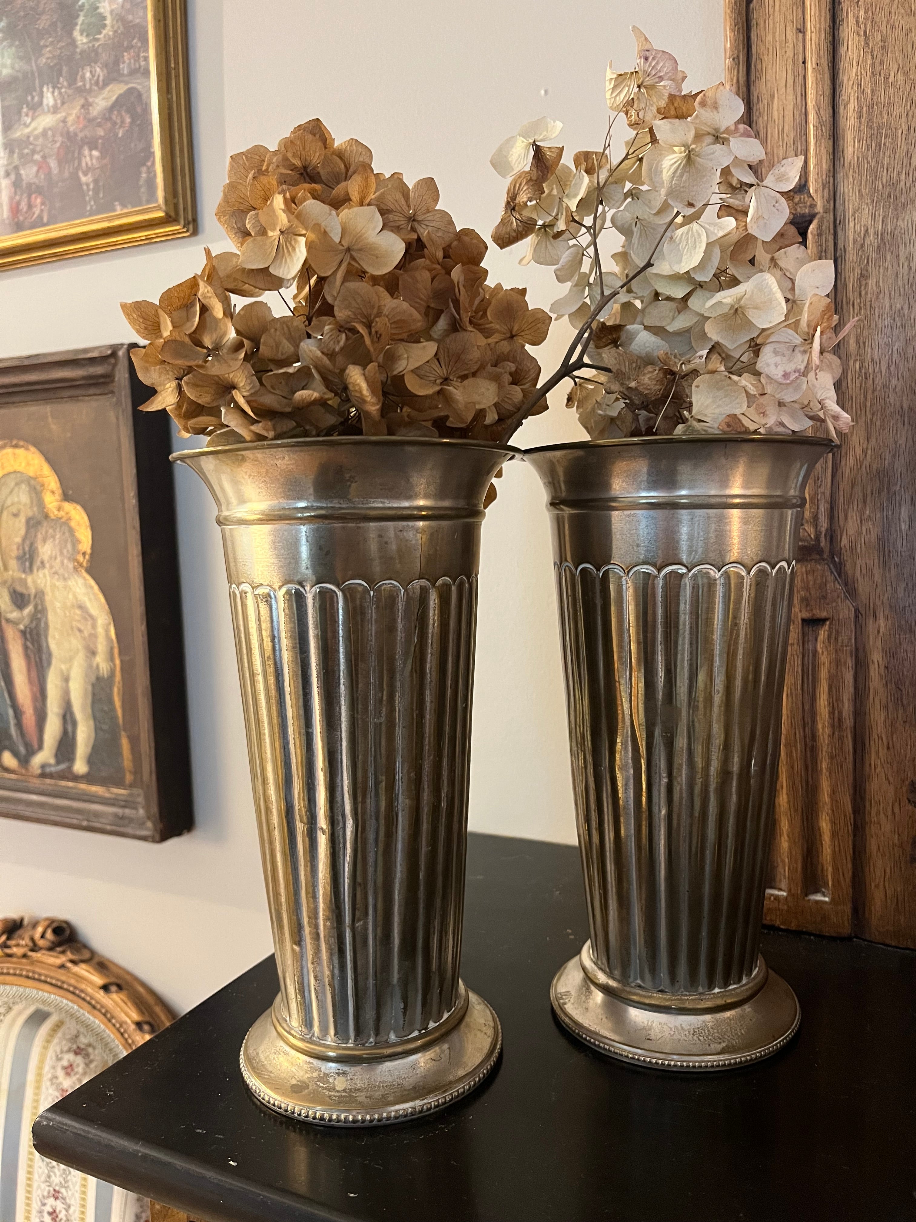 Paire de vases anciens laiton