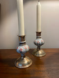 Paire de bougeoirs laiton et céramique