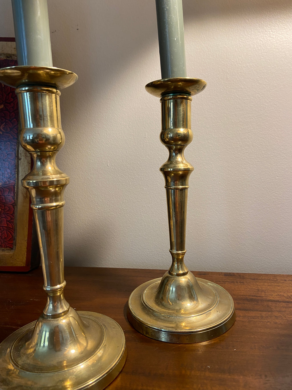 Paire de bougeoirs laiton