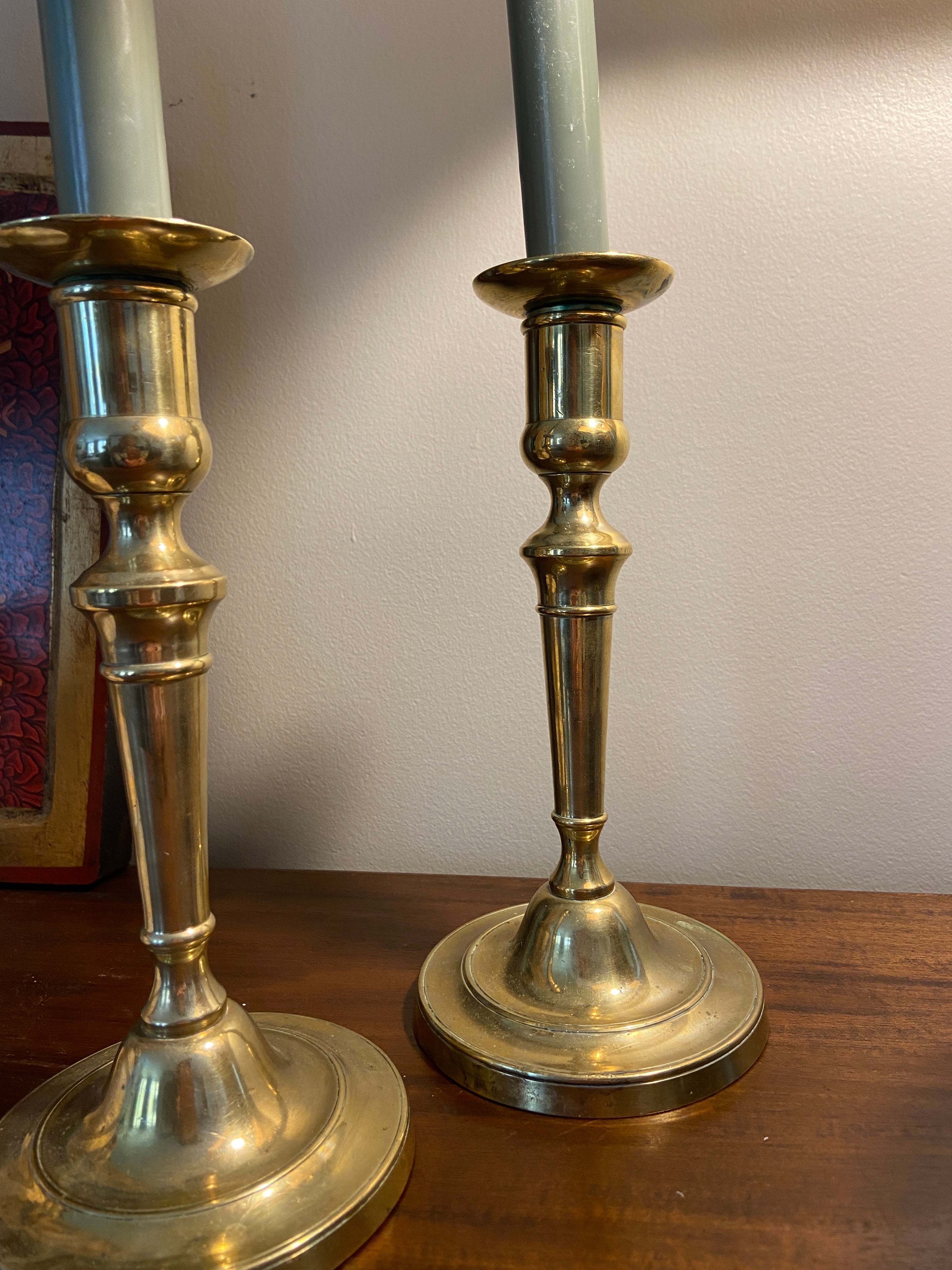 Paire de bougeoirs laiton