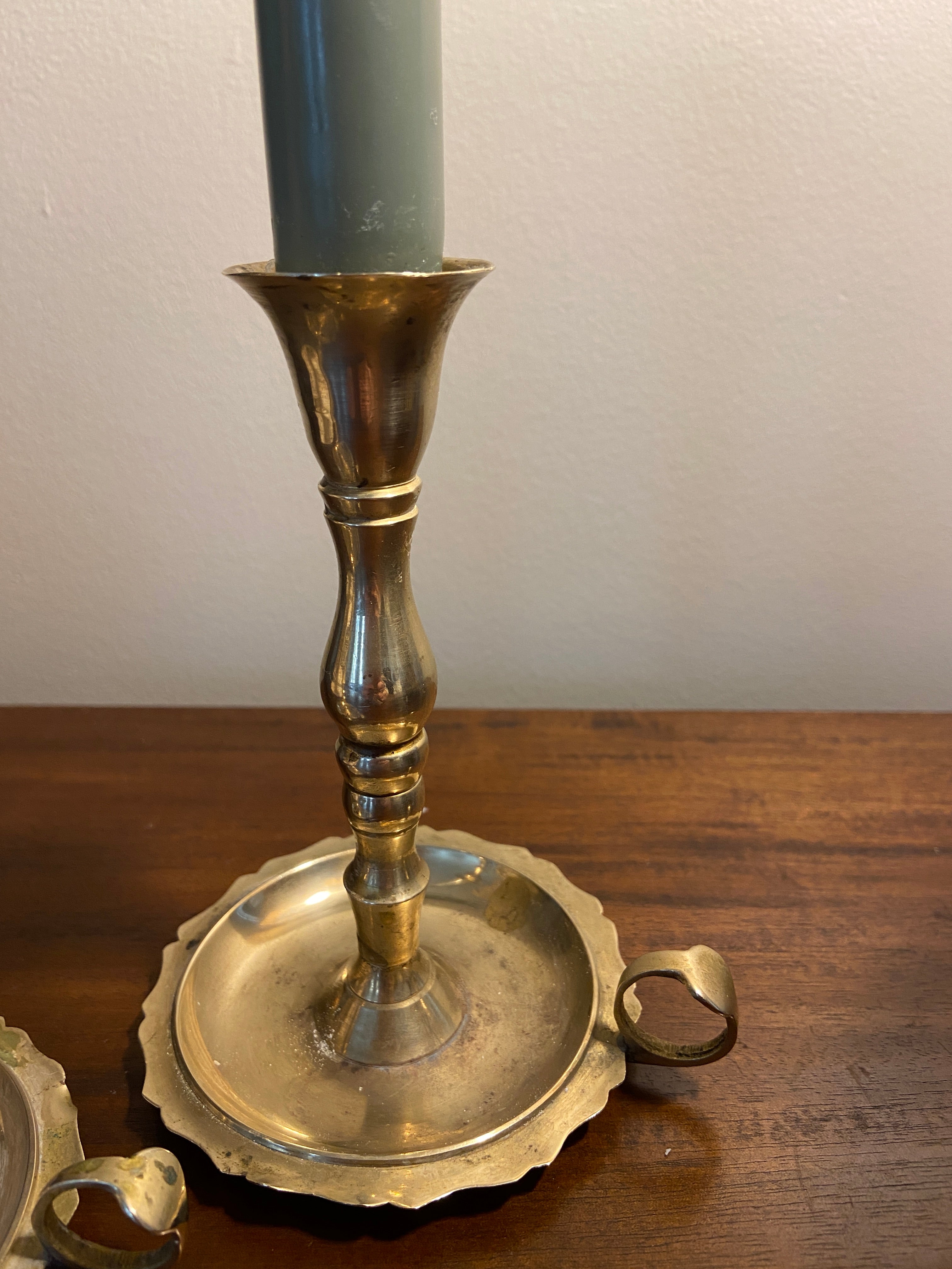 Paire de bougeoirs laiton